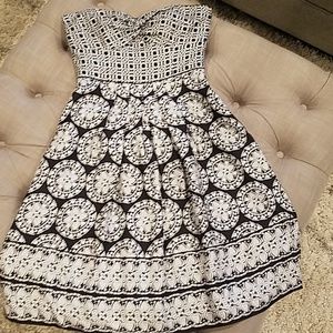 White House/Black Market Size 2 Strapless Dress